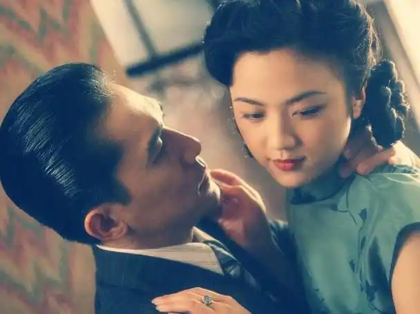 《色戒》的诞生:梁朝伟拒绝替身,汤唯几近崩溃,一场戏拍了13次