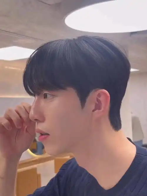 韩系男发这样弄才好看|男生发型