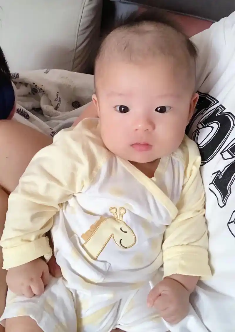 文璟宝宝三个月啦09.