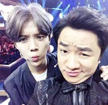 鹿晗成为新一代合影杀手,杨幂baby瞬间被秒杀,男明星连渣都不剩!