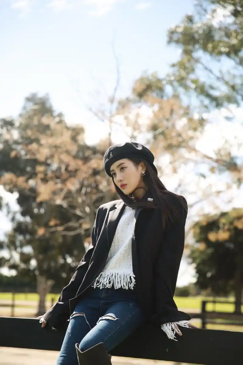 太有"少女范"了吧!王梓薇早期拍的写真,大秀好身材,清新迷人