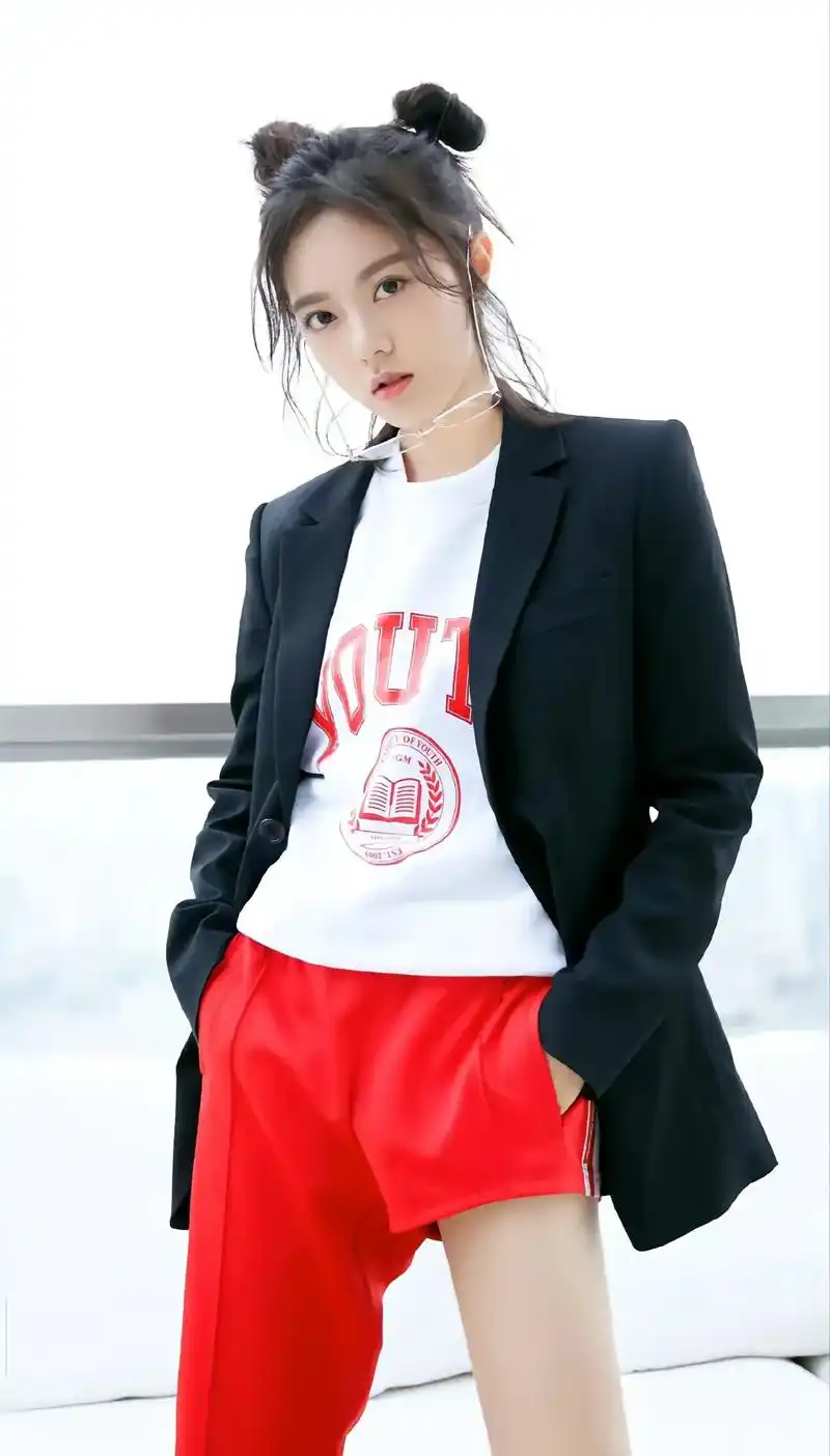 赵今麦 #小城夏天 分享一些麦麦的稀有照片#向全世界安利  - 抖音