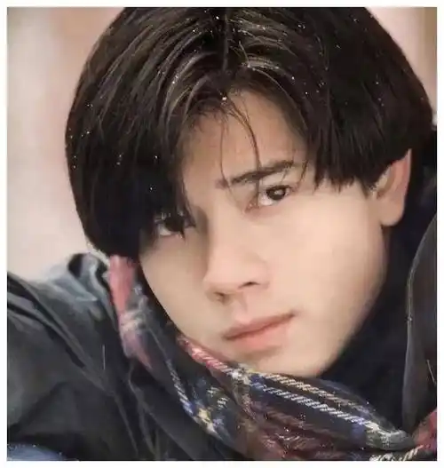 59岁郭富城患耳水不平,林家栋细心搀扶,出席活动!_身体状况_疾病_因为