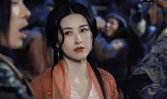 跟经典的众星云集的97版比起来,更是没眼看🙈新版《天龙八部》实在