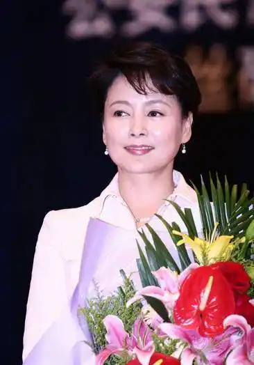 62岁女星张瑜前夫身份大曝光:原来是熟悉的他,隐瞒大家多年_郭凯敏