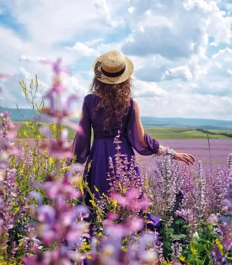 马尾背影女头像唯美图片 - 女生头像图片- 不二励志语录