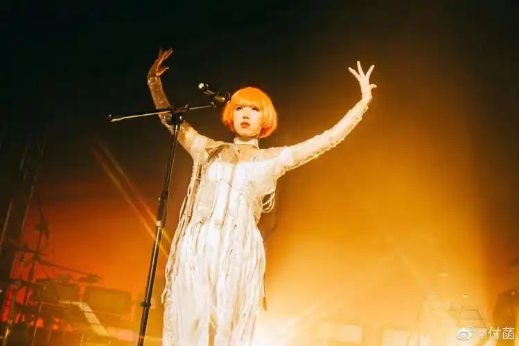 12/30广州演出现场.谢谢大家!昨天的演出顺利进行真的很开心.