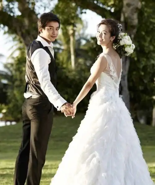 范冰冰弟弟昨天出道,今天就被群嘲整容脸!金锁被嘲尔康却当爹了