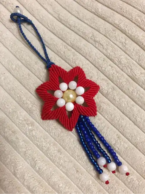 串珠七瓣花小挂饰