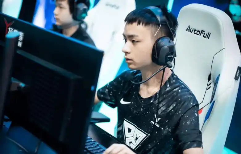 zoom大战369kanavi交手奥特曼jdg冲击五连胜