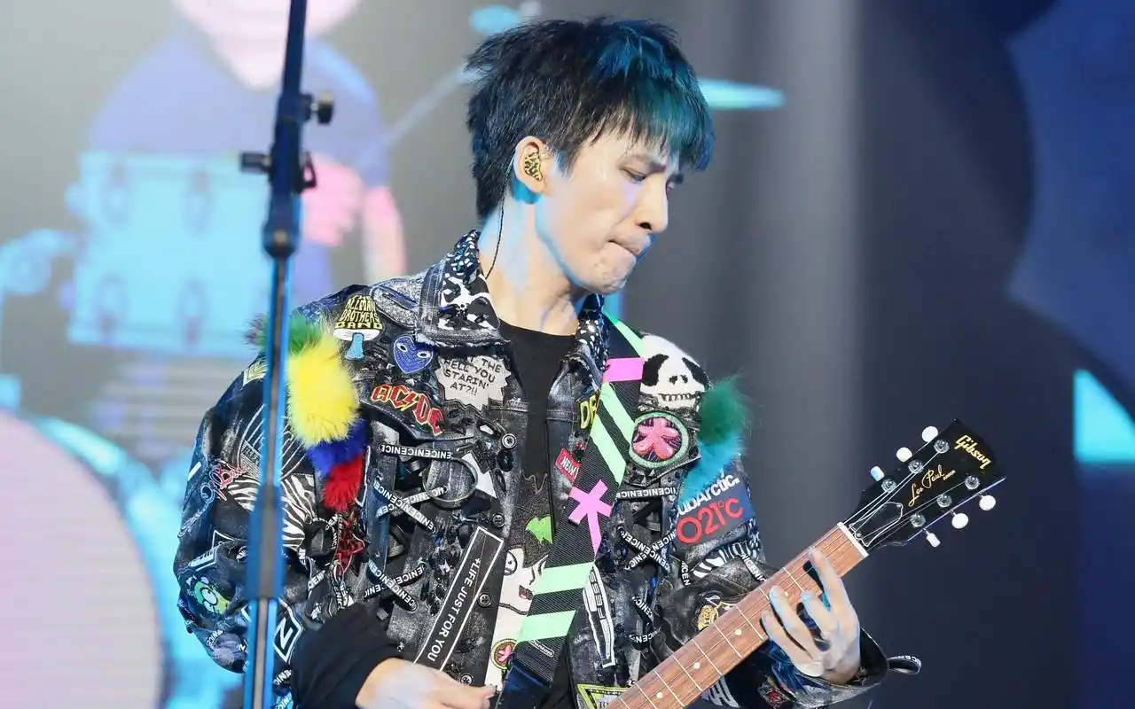 你笑大张伟太疯癫,我说他是娱乐圈里少数拥有赤子之心的人