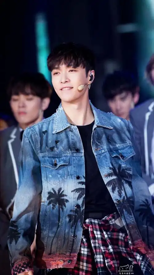 张艺兴超话璀璨9898#张艺兴#@张艺兴【调色】【壁纸】【牛仔】