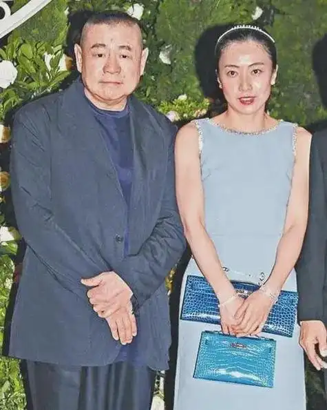 不可一世的刘銮雄如今彻底被甘比驾驭沦为提线木偶