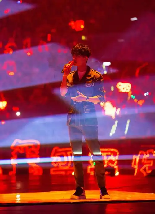 易烊千玺红海 今天的红海超燃,这是属于易烊千玺的红海