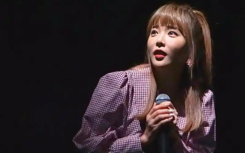 【洪真英181015公演】竖屏-美貌预警-找不到词语形容这场的美貌-看了