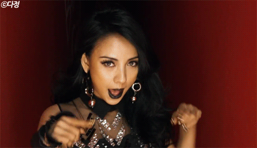 盘点时尚女王李孝利前卫的舞台服装