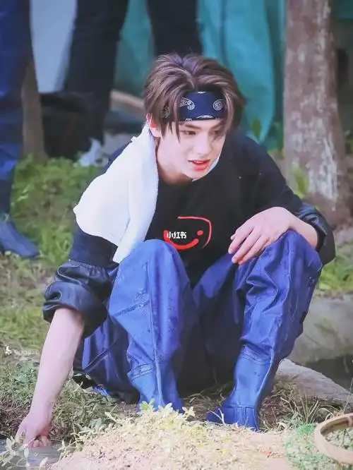 喜欢发带男孩黄明昊07