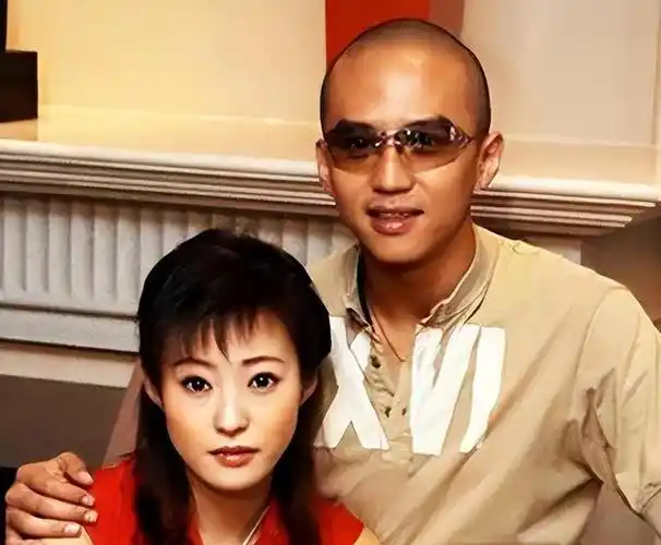 郝蕾,希望她出演尺度比较大的《颐和园》,但是此时的她已经与邓超在一