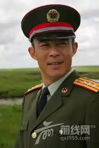 南沙群岛上的第一面五星红旗|大国军藏09·侯勇讲解|侯勇|南沙群岛