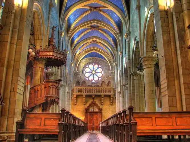 教堂内部装饰高清图片