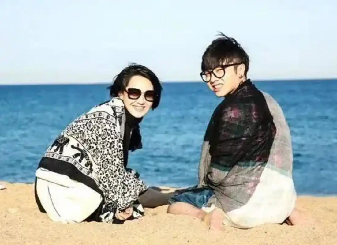 许晴和华晨宇的恋情曝光?许晴坦言:我们真的很相爱.