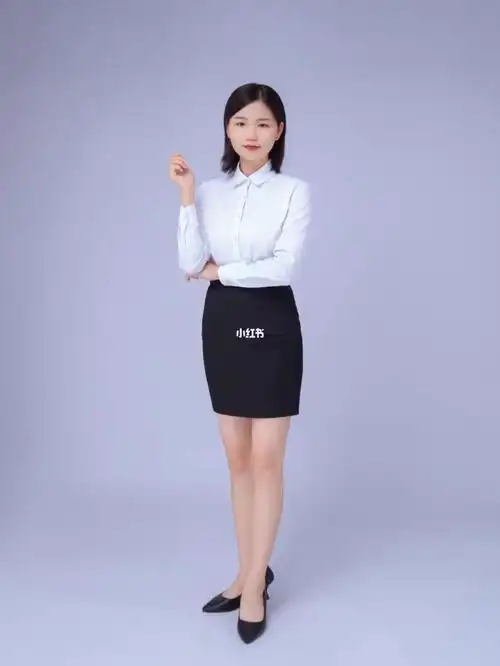 证件照全身照这样子修是不是修过头了