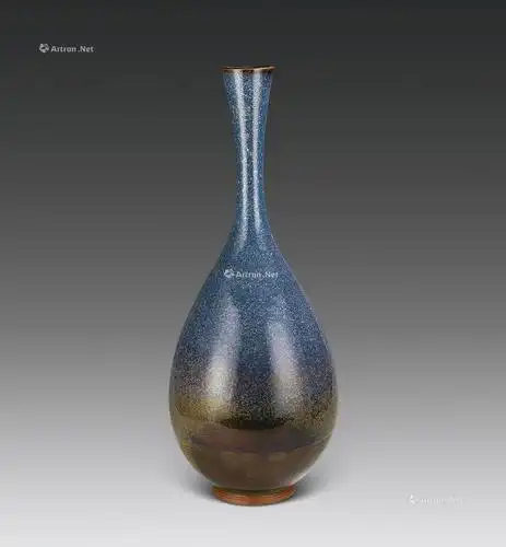 1049 钧瓷长颈瓶