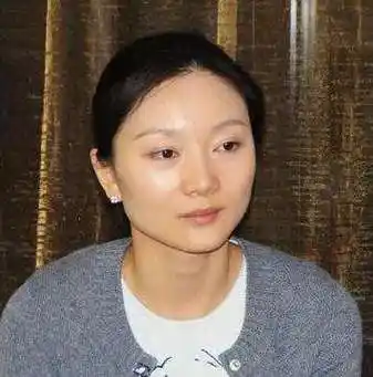 张艺谋老婆陈婷年轻照片 寻常女子飞上枝头变凤凰