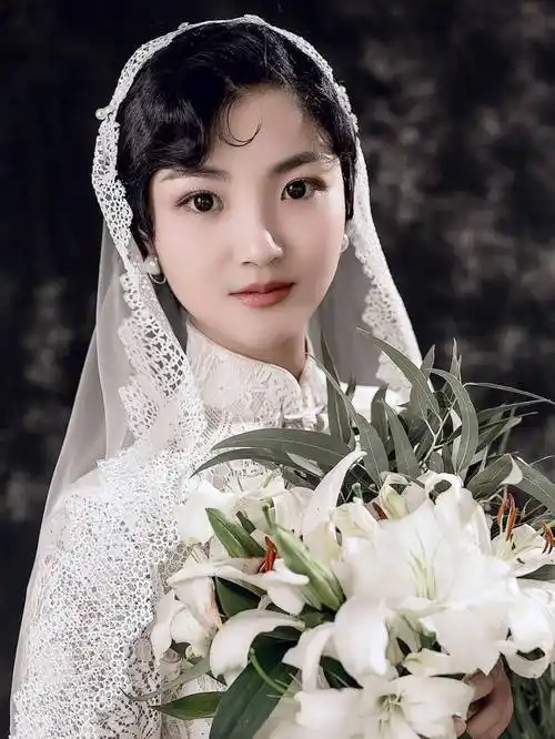 民国旗袍半头纱发型(民国风裙子适合的发型)-图1