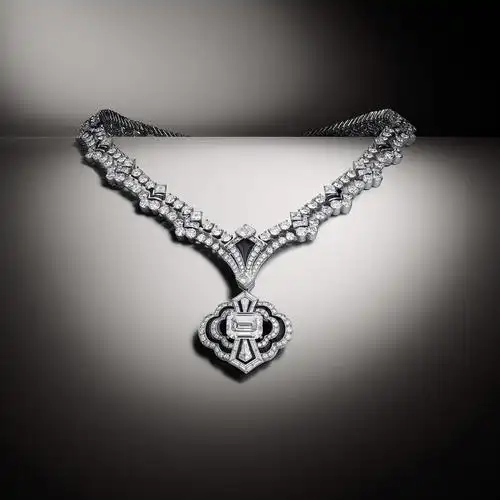 louisvuitton推出conquêtes新作哥伦比亚祖母绿与钻石