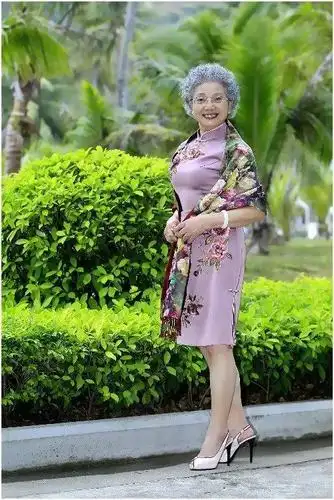 九十岁神仙姐姐盛瑞玲绽放岁月美丽