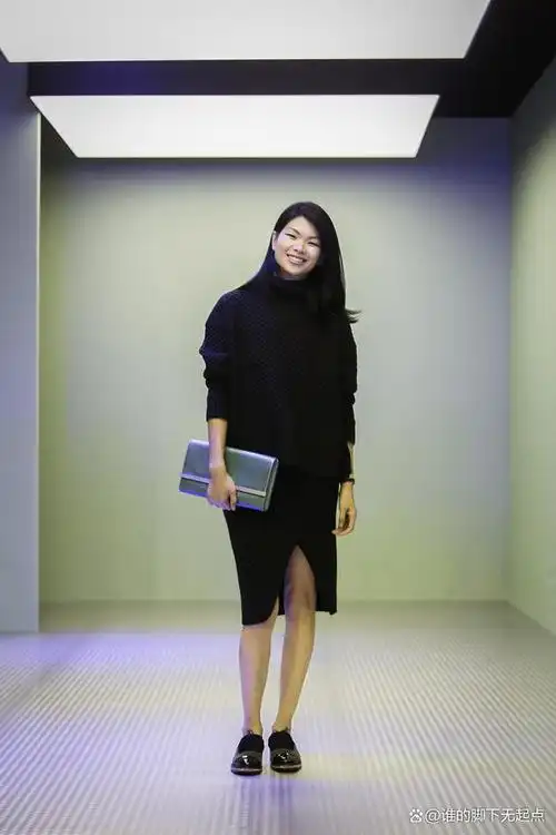 国际超模吕燕,长相不佳却嫁给了法国贵族,混血儿子超帅