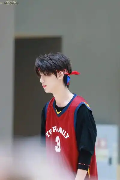 丁程鑫(夏季运动会)