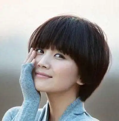 胖子圆脸发型图片女_伊卟图库