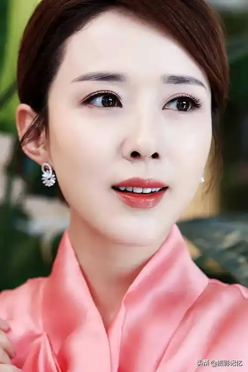 颜丹晨粉妆玉琢之容