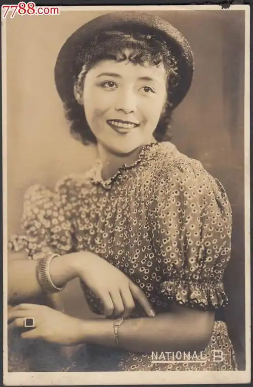 民国时期女明星老照片一件,尺寸:15.5*10厘米