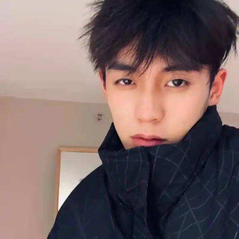 「男生头像」余庆伟