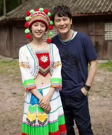 54岁张信哲单身28年至今不婚捐光上亿资产竟然都是为了她