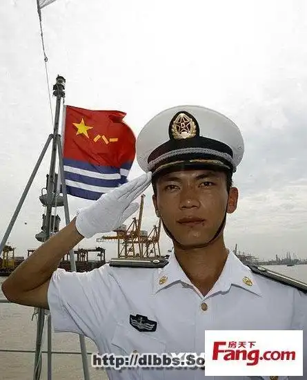 中国军人敬礼图片