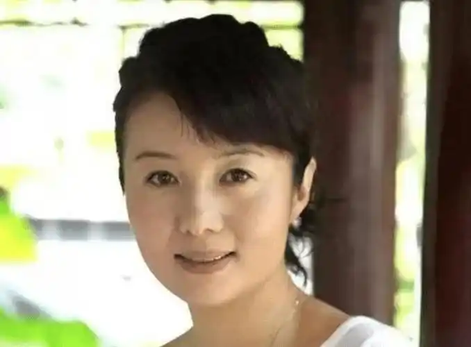 老戏骨杜志国:三个老婆个个"赛西施",儿子杜淳40岁还是未婚_杨丽