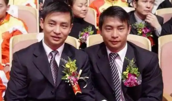 身价过亿的奥运冠军李大双李小双,夫妻恩爱,多年一直没有孩子