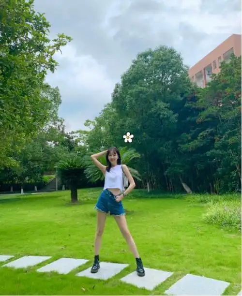 赵尧珂身材也是绝了!170的身高衣服随意驾驭,大长腿让我羡慕了