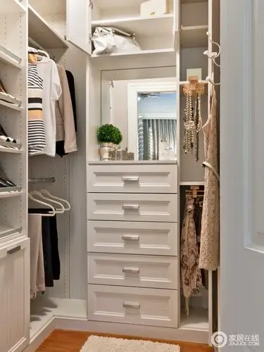 6平米小衣帽间装修