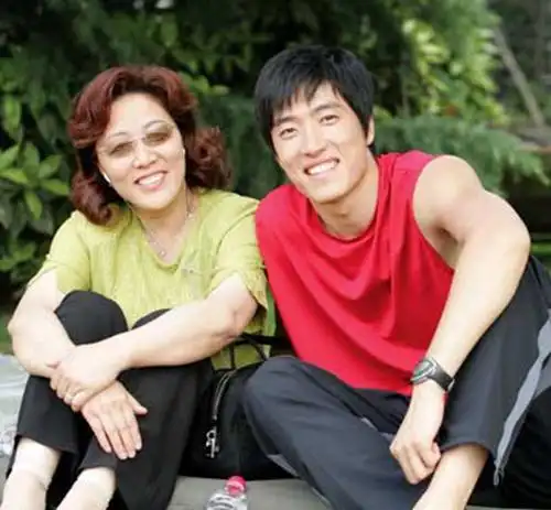 中国体坛十大星妈:孙杨母亲脾气最火爆,姚明母亲烧得一手好菜|刘亚男