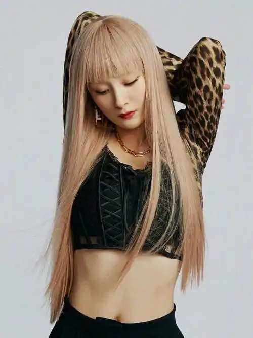 杨幂的"大方穿衣",杨颖的排骨身材,让我看到女明星的身材差别