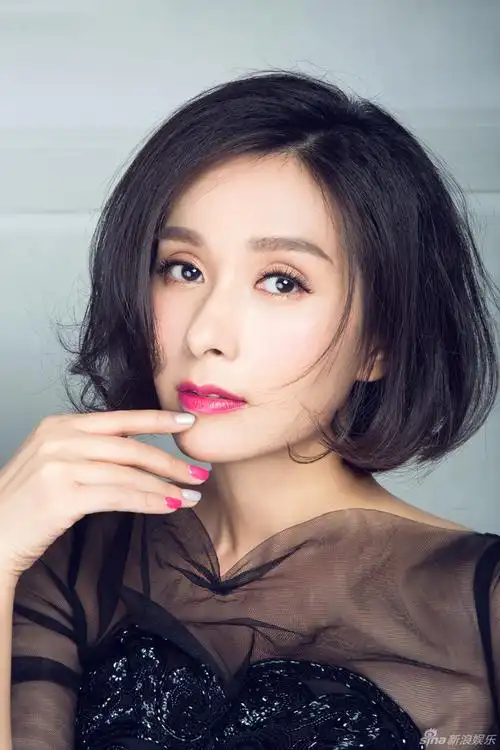 组图:杨恭如生日大片曝光 演绎淑女的优雅性感_高清图集_新浪网