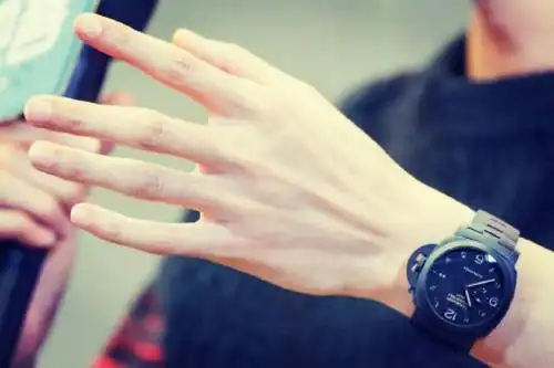 有没有手好看的男艺人推荐啊,手控