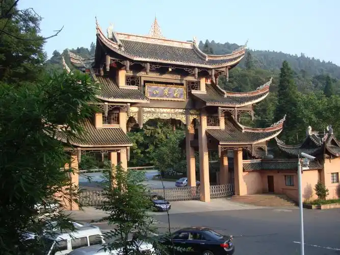 峨眉山零公里游记