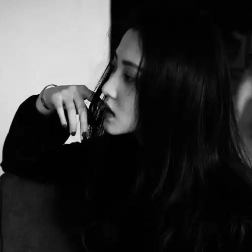 超拽霸气高冷女生头像黑白,爱—这种离谱感觉