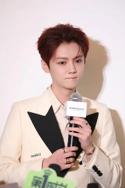 鹿晗中国联通创新合伙人##福鹿相伴卡